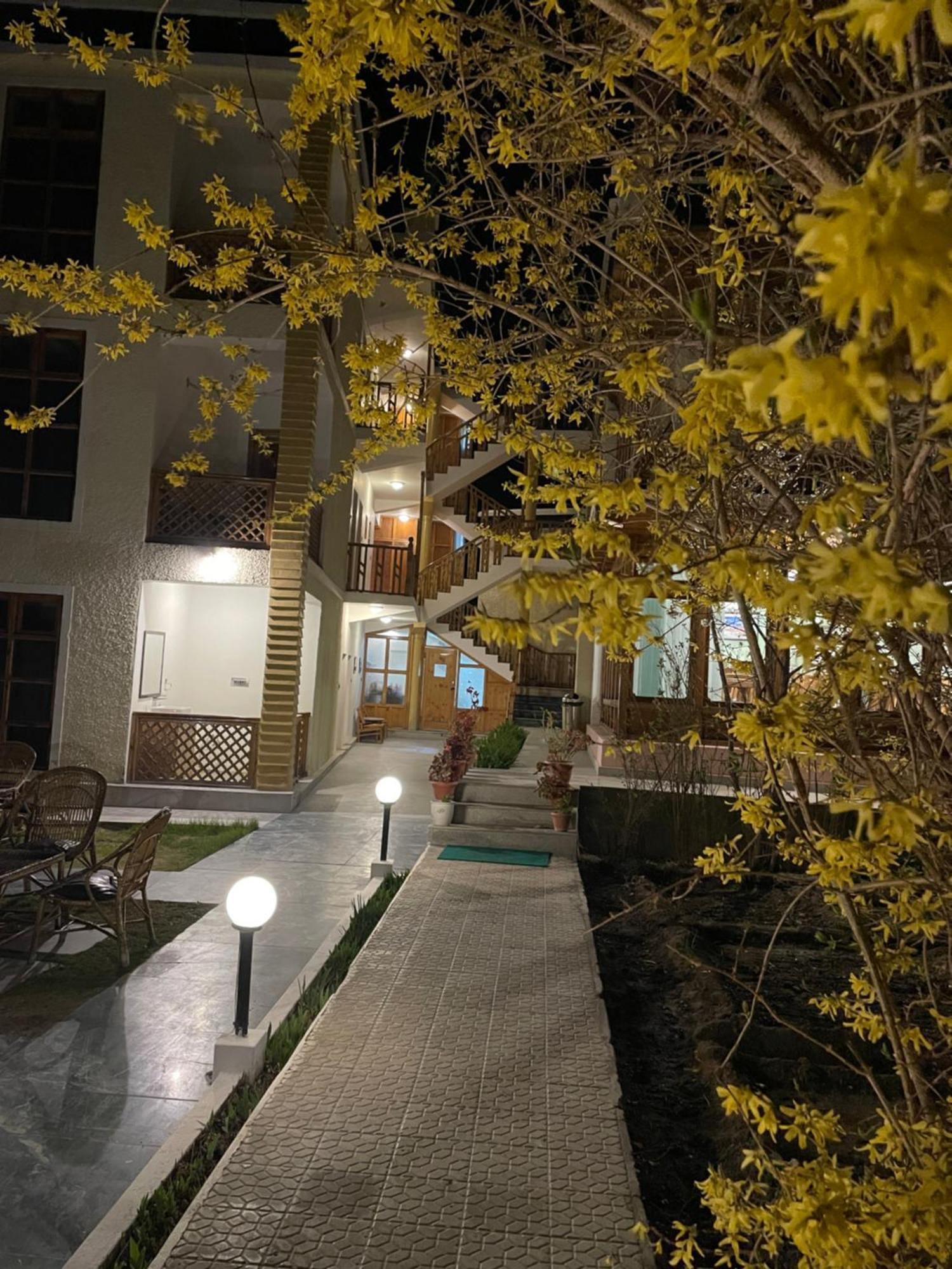 Hotel Ladakh Greens - An Organic Retreat เลห์ ภายนอก รูปภาพ