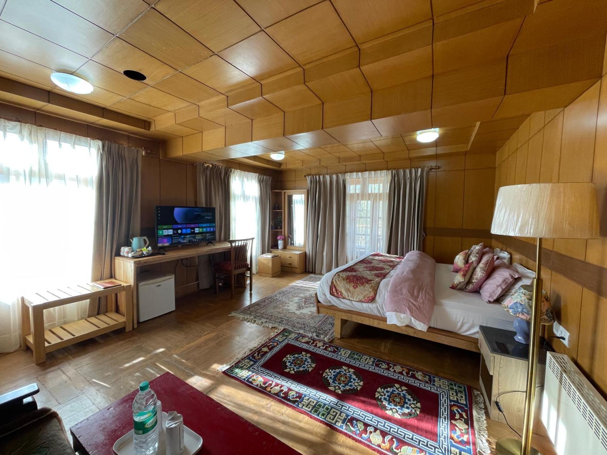 Hotel Ladakh Greens - An Organic Retreat เลห์ ภายนอก รูปภาพ